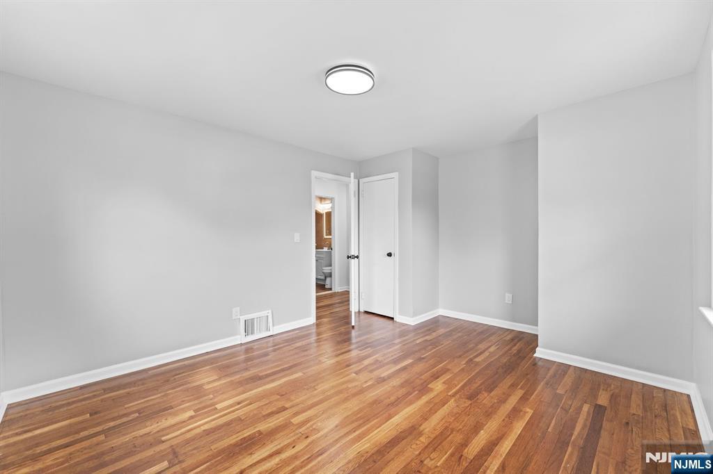 18 Farmingdale Avenue