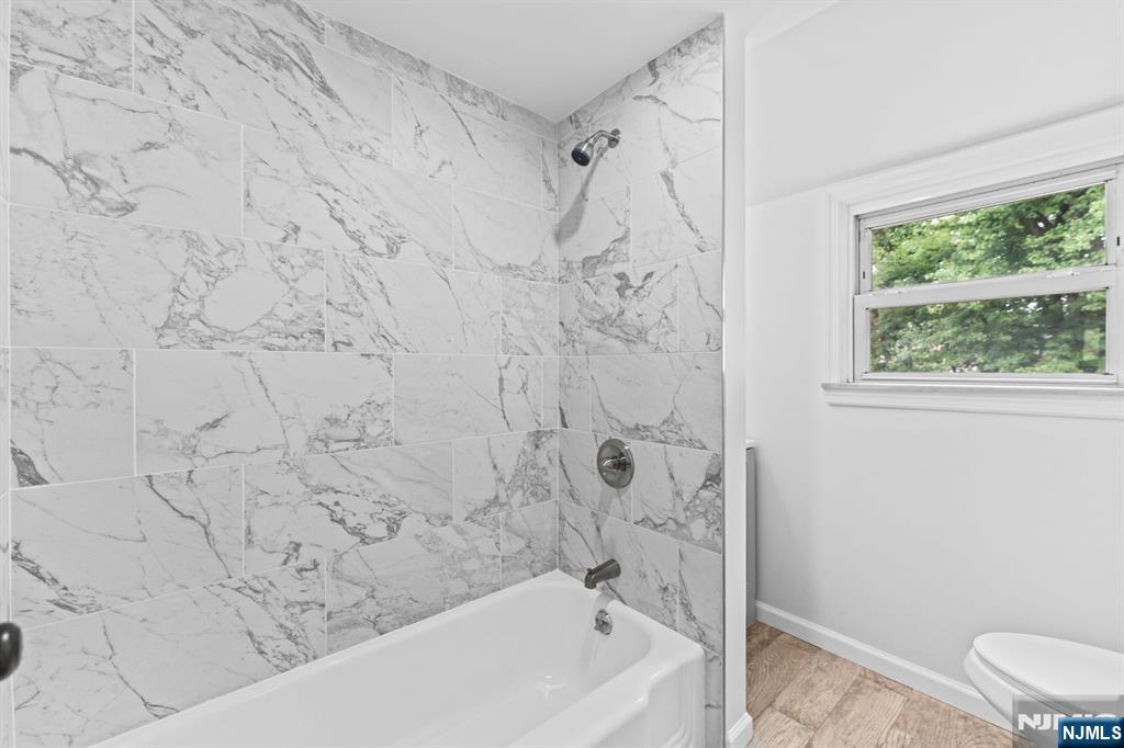 18 Farmingdale Avenue