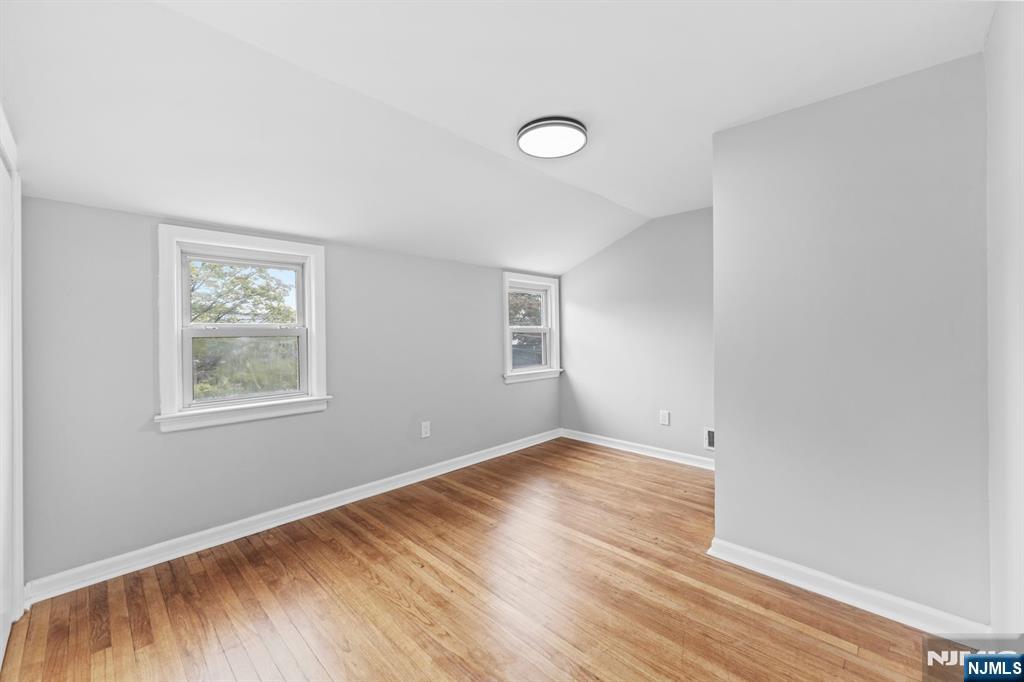 18 Farmingdale Avenue