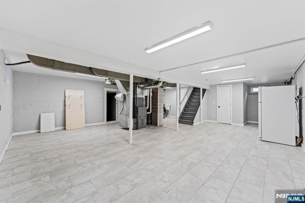 18 Farmingdale Avenue