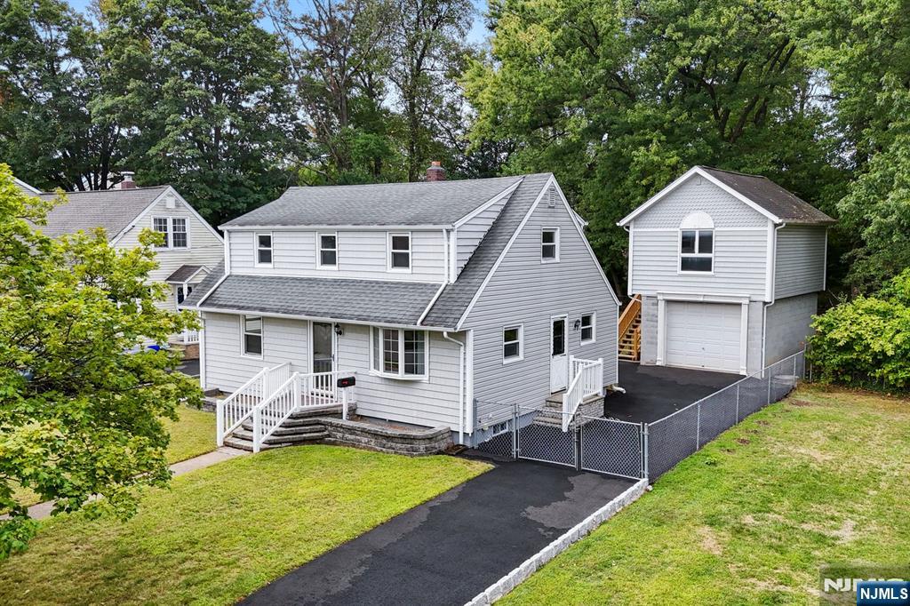 18 Farmingdale Avenue - Photo 4