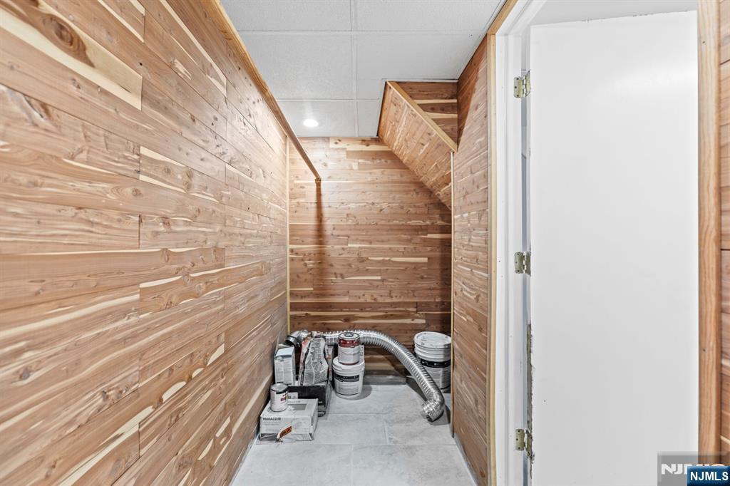 18 Farmingdale Avenue