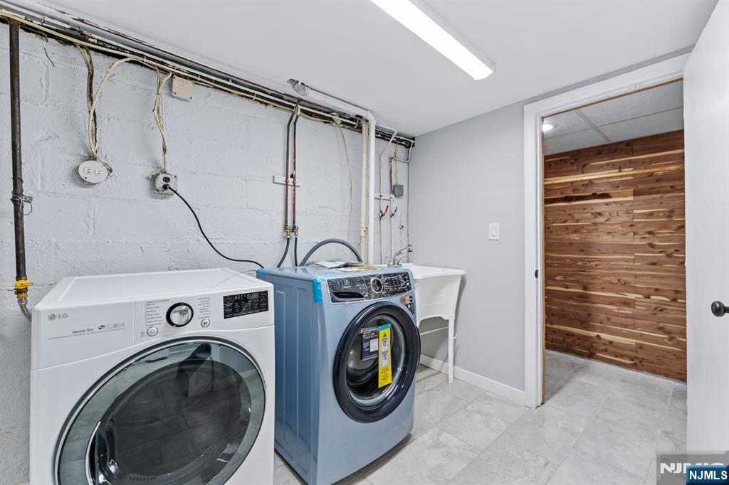 18 Farmingdale Avenue