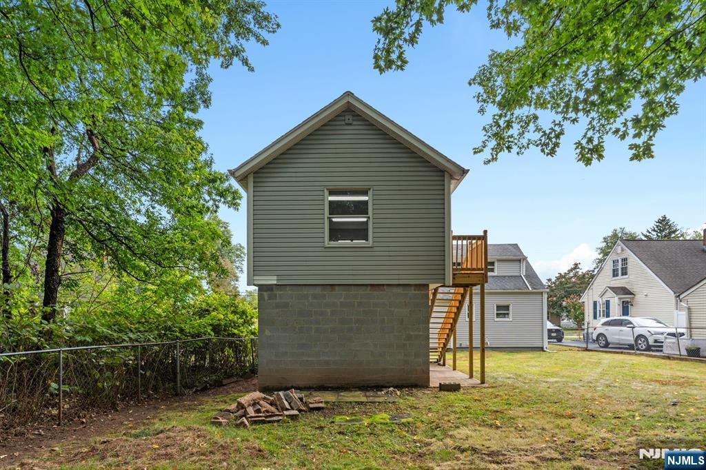 18 Farmingdale Avenue