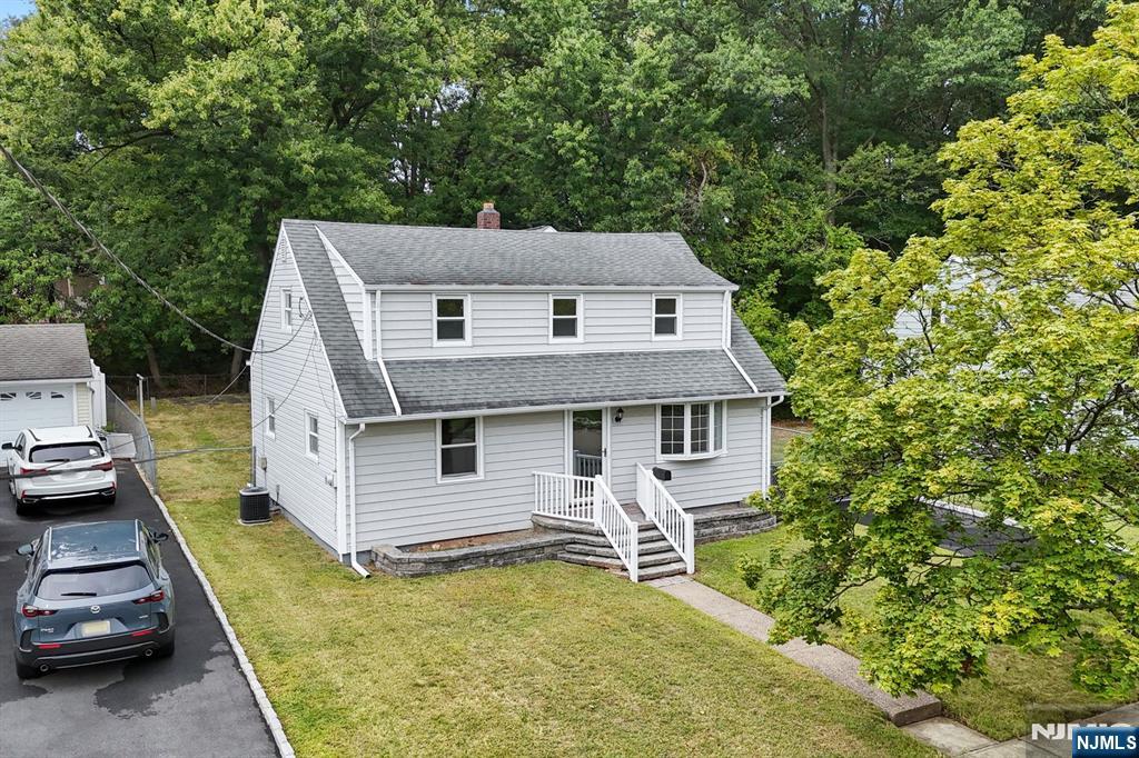 18 Farmingdale Avenue