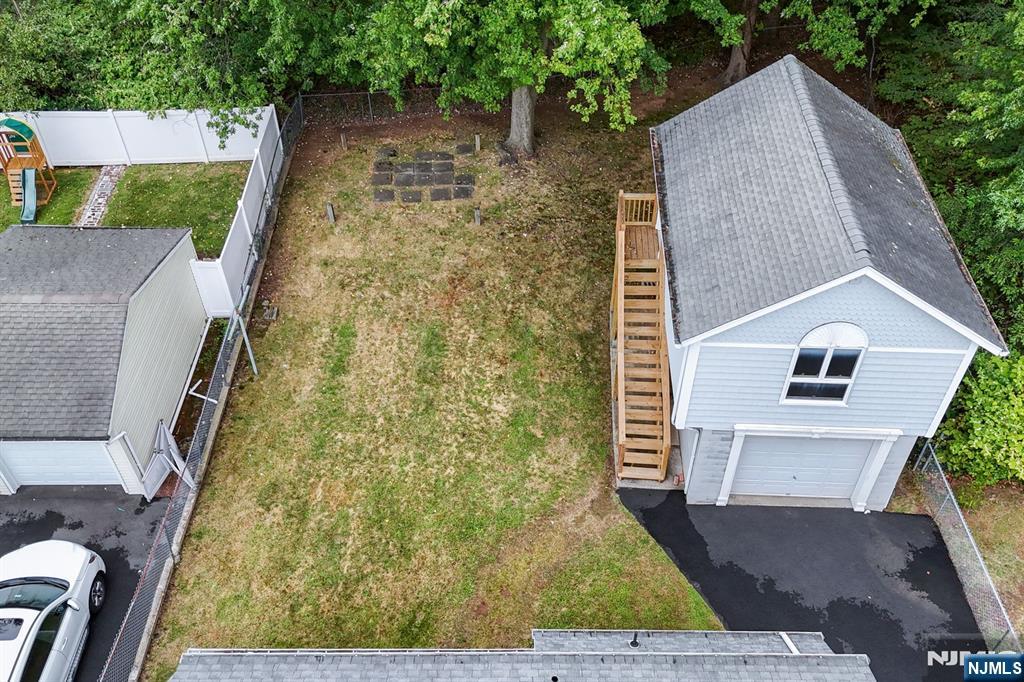 18 Farmingdale Avenue