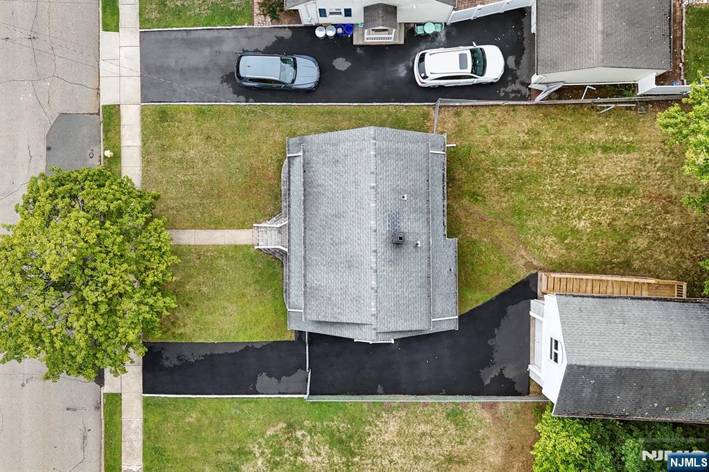 18 Farmingdale Avenue