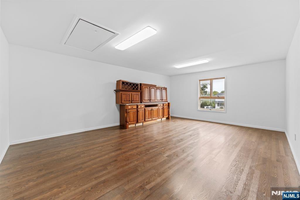 18 Farmingdale Avenue