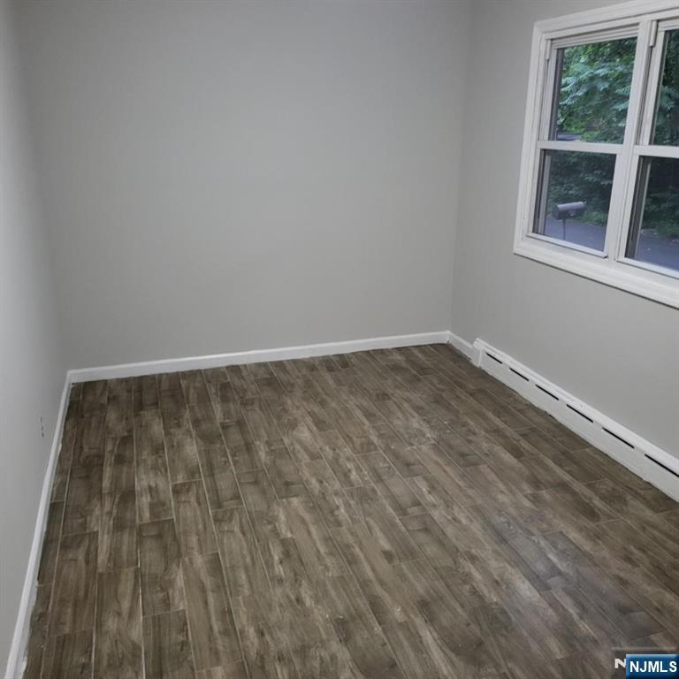 69 Riverside, Oakland, NJ 07436