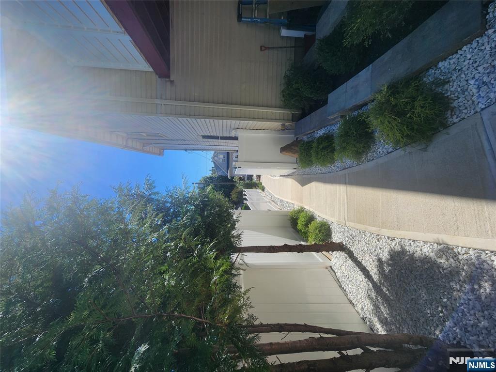 52 14th Street 2nd Floor - Photo 5