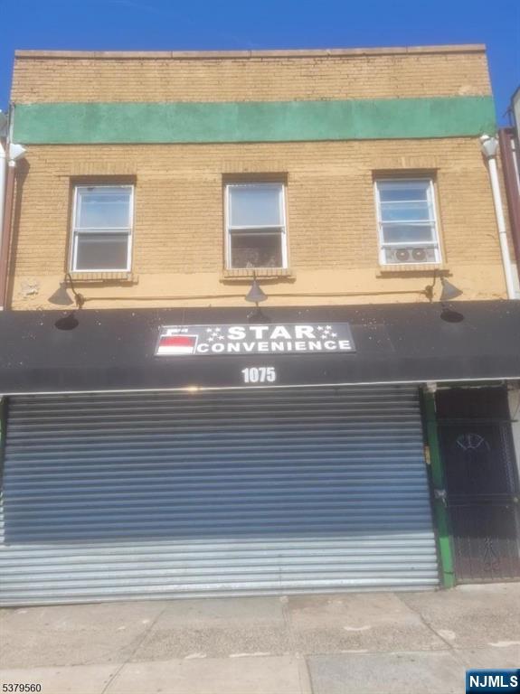 67 Woodside Pl, Newark City, NJ, 07104-2816