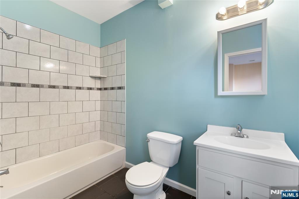 87 Columbia 3 - Photo 3