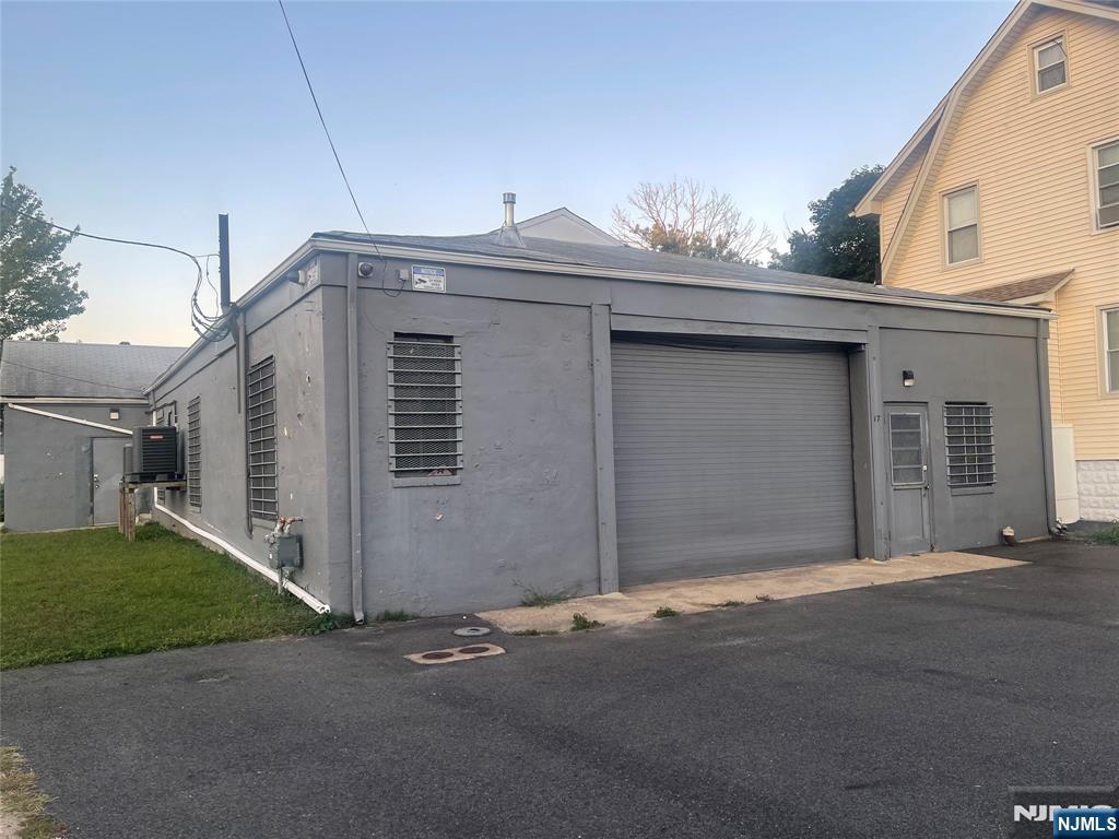 17 Grant Street - Photo 2