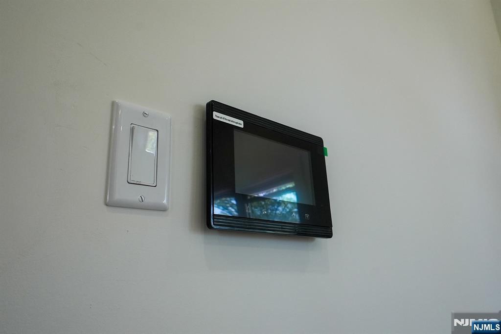 776 Bergen Street 2L - Photo 3