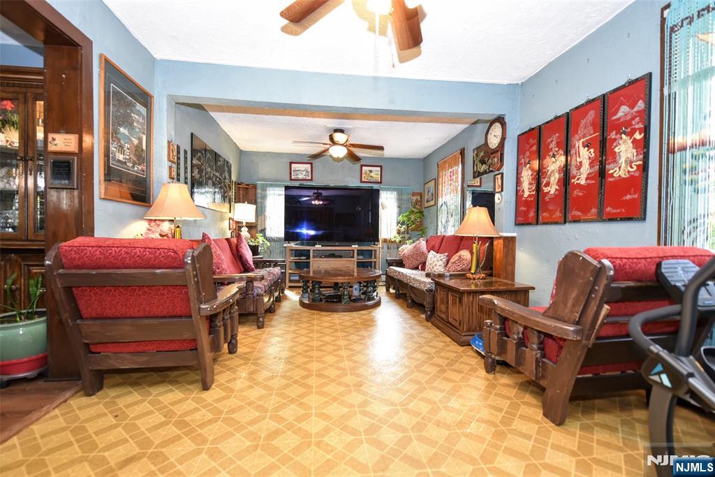 435 Northern Parkway - Photo 3