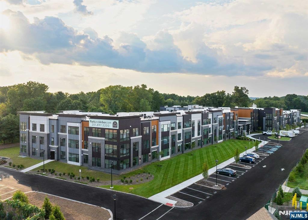 18 Park Avenue 1218 - Photo 2