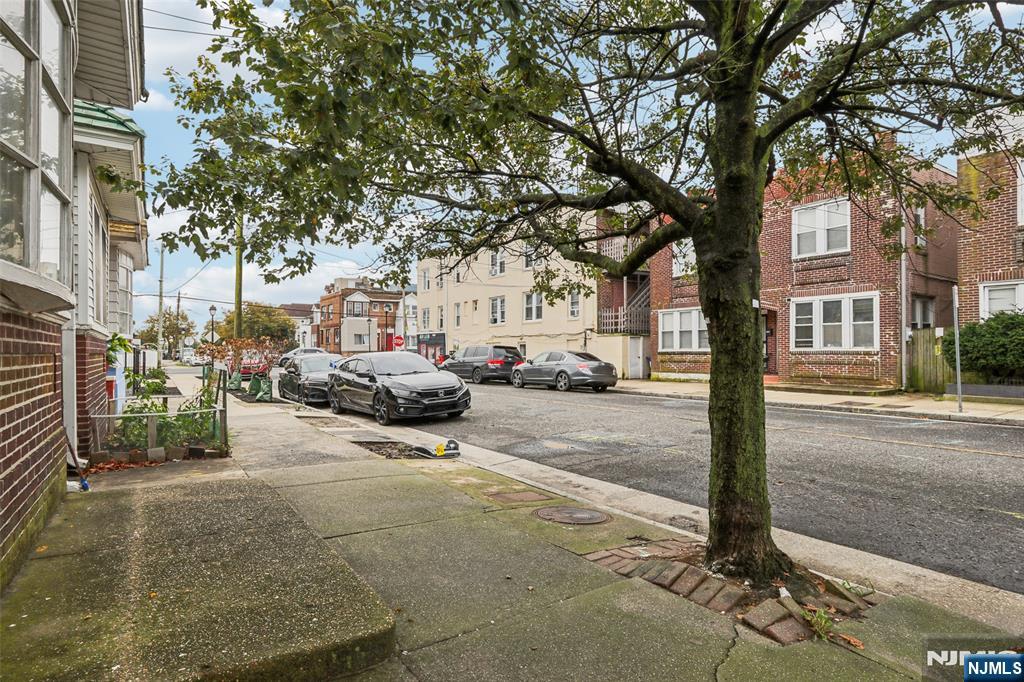 107 Saint Davids Place - Photo 4