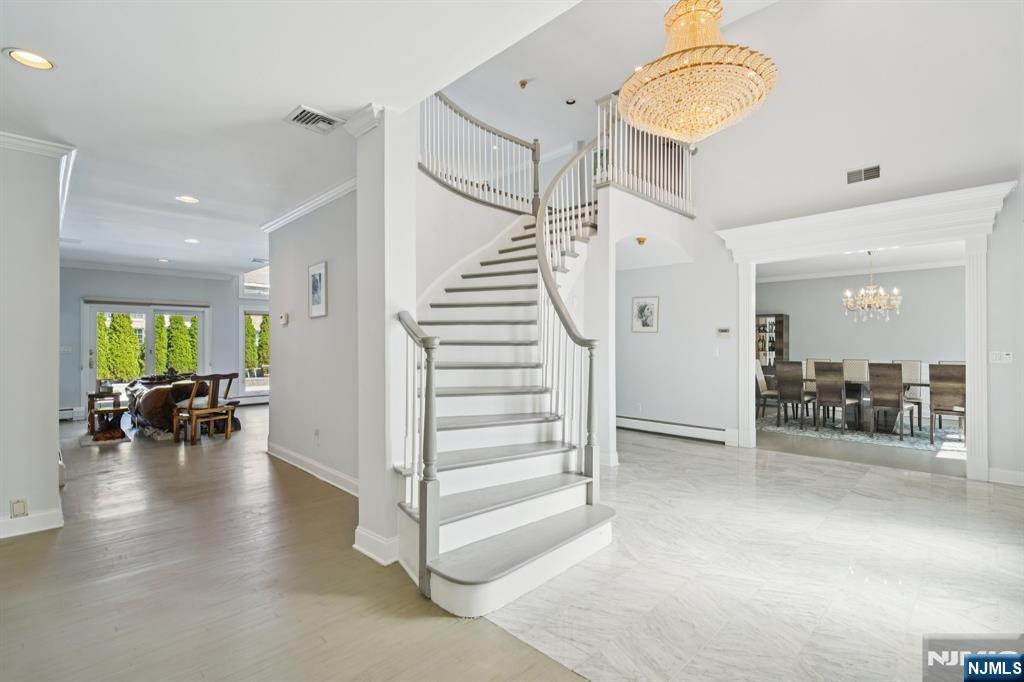 32 Laurie Drive - Photo 2