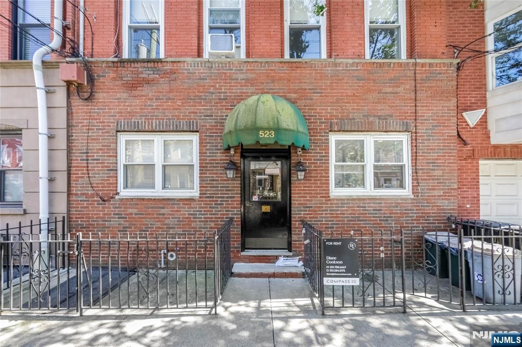 523 Adams Street 5 - Photo 3