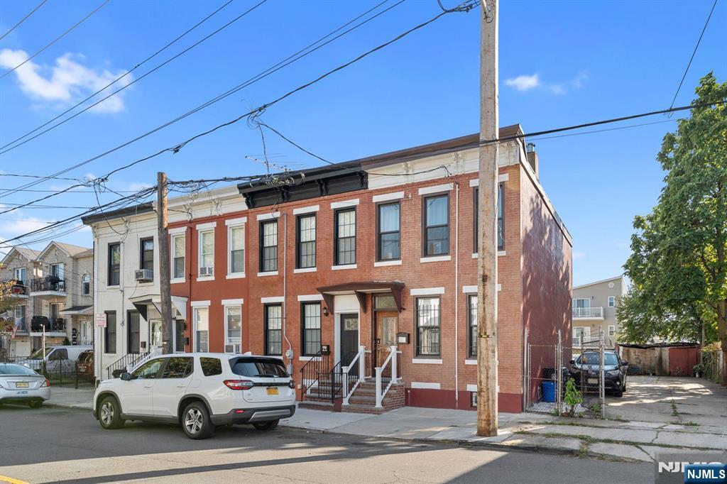 Homes for sale in Newark, NJ | 37 Emmet St, Newark, NJ 07114 | MLS# 25034204