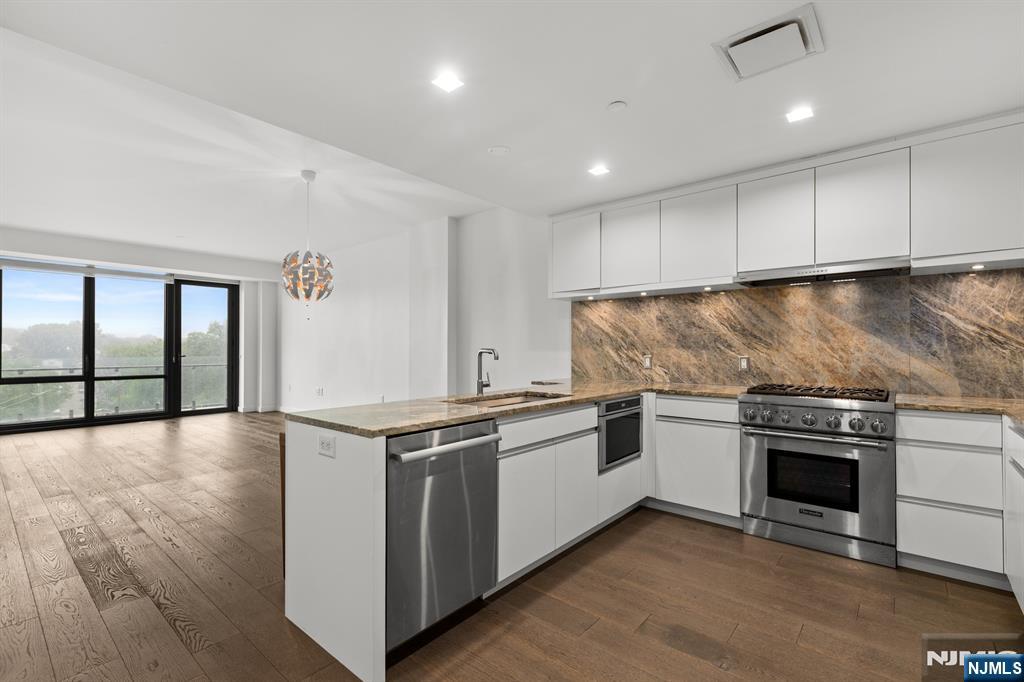 320 Adolphus Avenue 604 - Photo 4