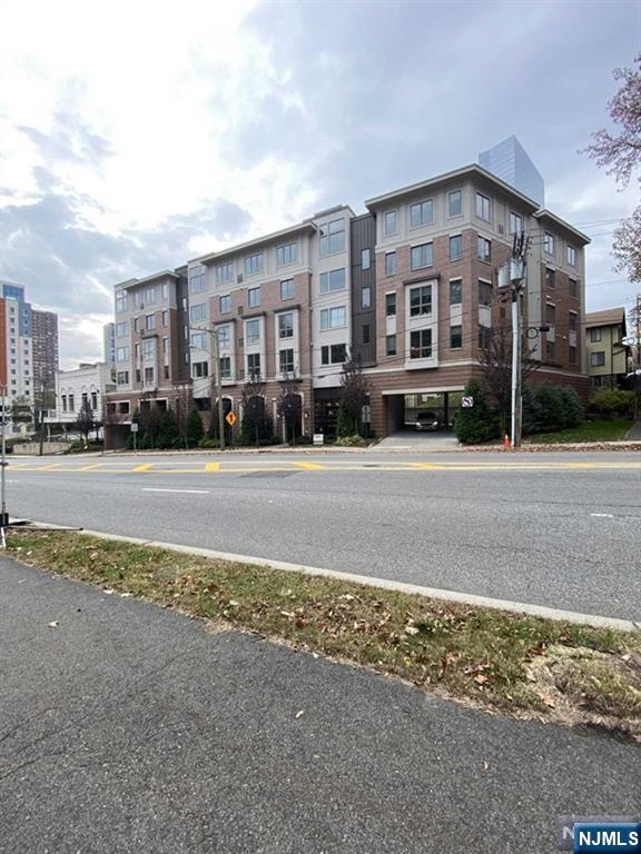 2001 Hudson Terrace 404 - Photo 2