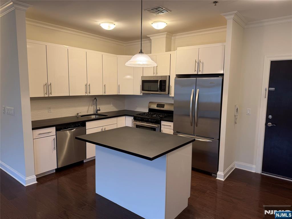 2001 Hudson UNIT 404, Fort Lee, NJ, 07024