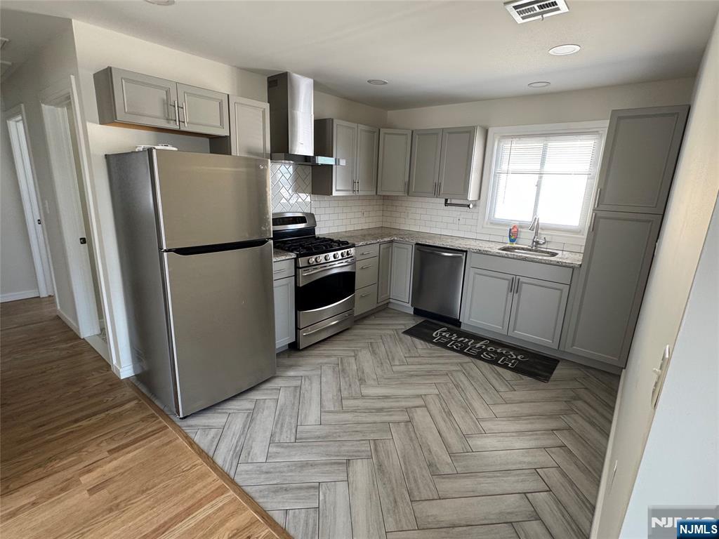 261 Schuyler Avenue - Photo 1