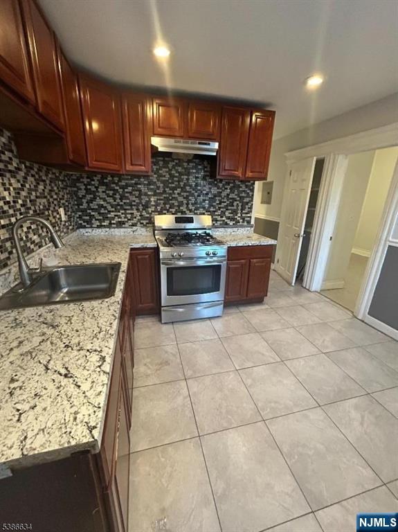 182 Seymour Avenue - Photo 1