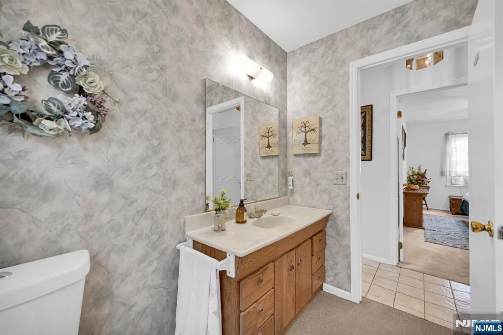 92 Lakeview Terrace, Oakland, NJ, 07436