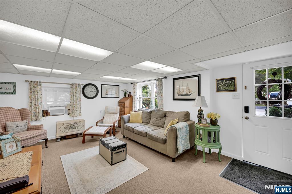 92 Lakeview Terrace, Oakland, NJ, 07436