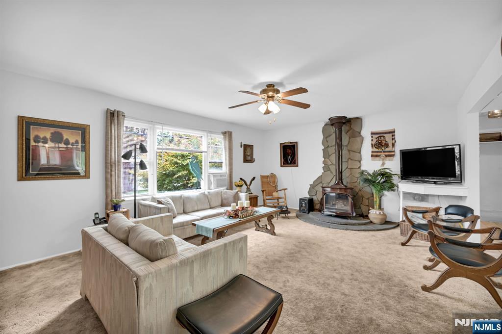 92 Lakeview Terrace, Oakland, NJ, 07436