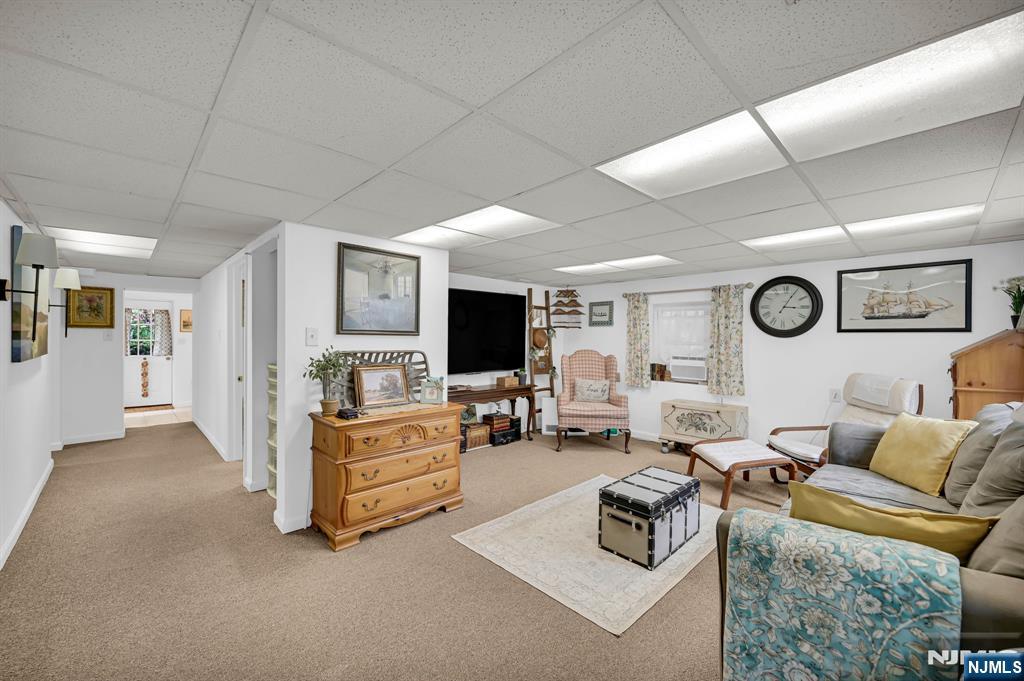 92 Lakeview Terrace, Oakland, NJ, 07436