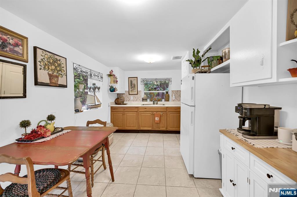 92 Lakeview Terrace, Oakland, NJ, 07436