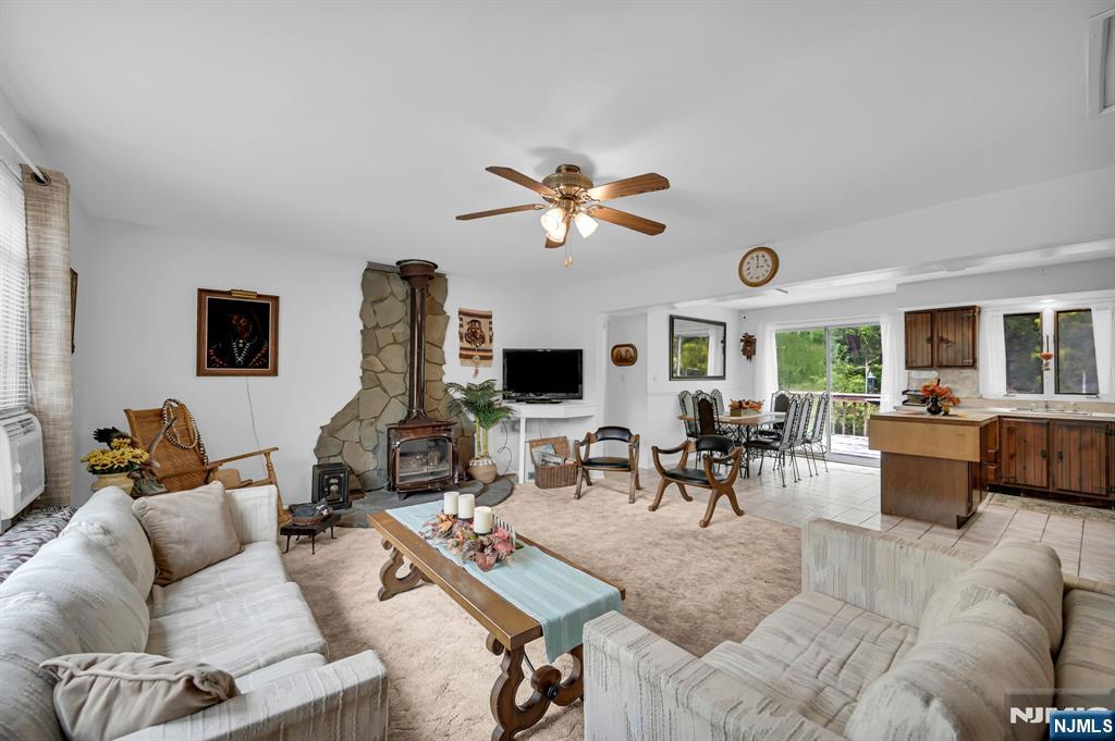 92 Lakeview Terrace, Oakland, NJ, 07436