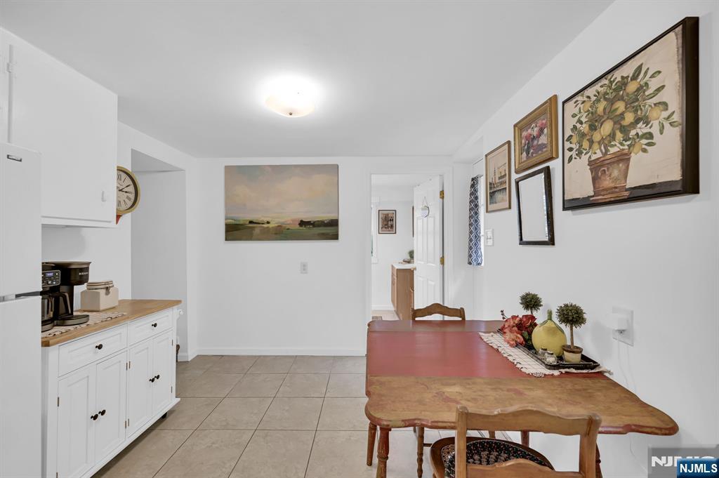 92 Lakeview Terrace, Oakland, NJ, 07436