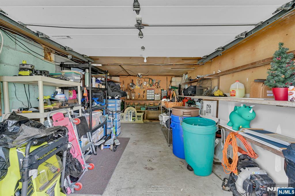 92 Lakeview Terrace, Oakland, NJ, 07436