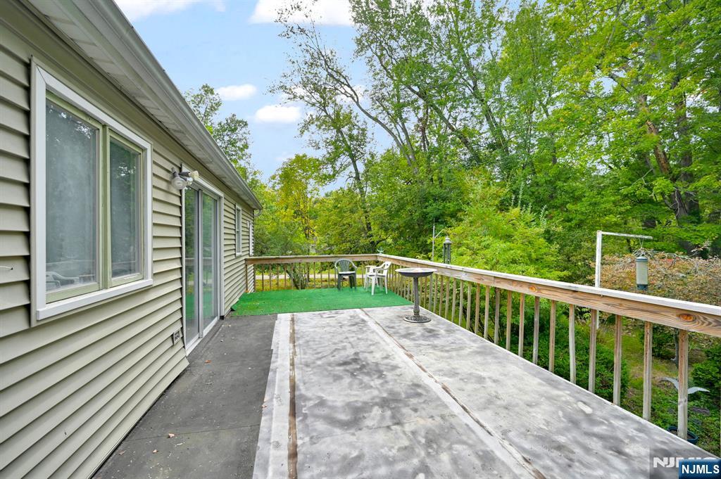 92 Lakeview Terrace, Oakland, NJ, 07436