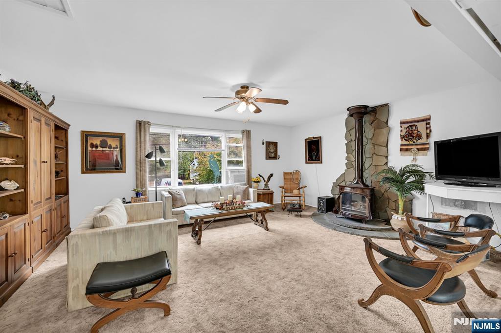 92 Lakeview Terrace, Oakland, NJ, 07436