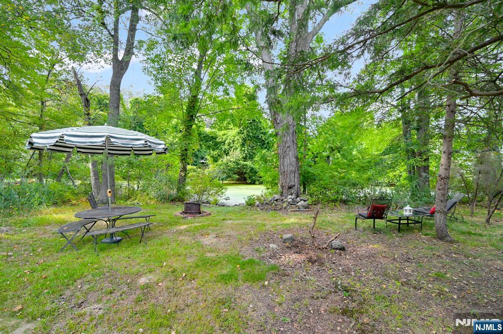 92 Lakeview Terrace, Oakland, NJ, 07436