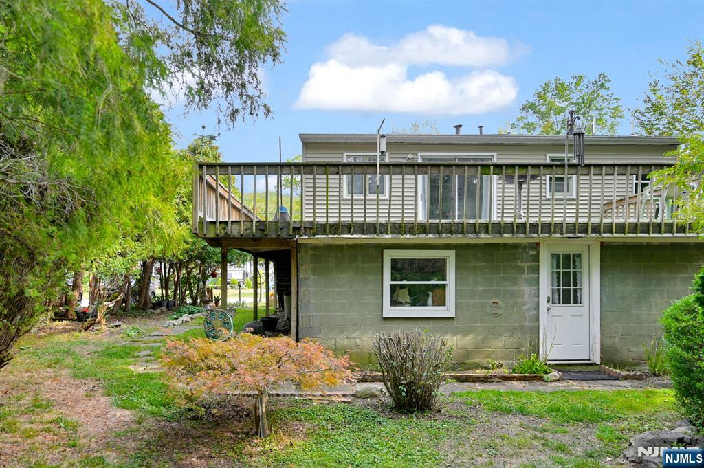 92 Lakeview Terrace, Oakland, NJ, 07436