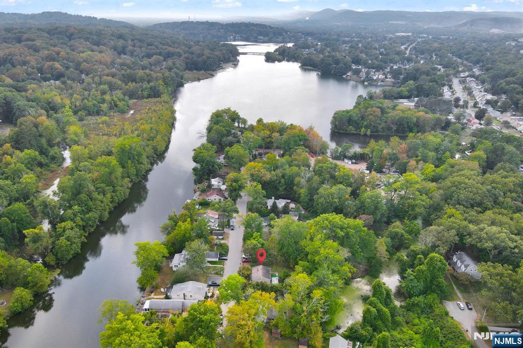 92 Lakeview Terrace, Oakland, NJ, 07436