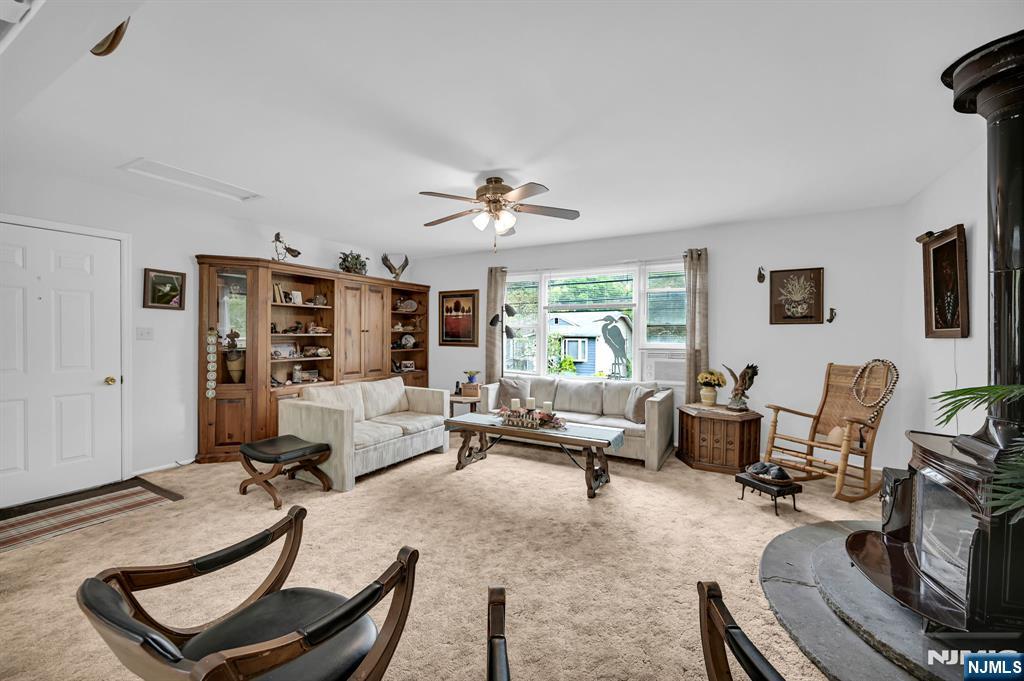 92 Lakeview Terrace, Oakland, NJ, 07436