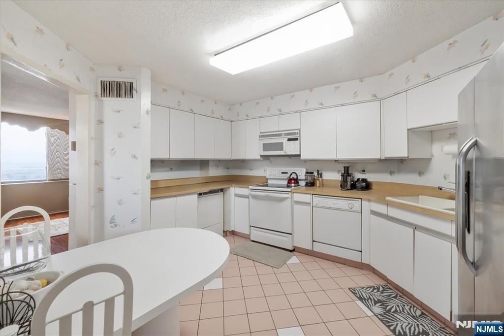 2006 Harmon Cove Tower - Photo 3