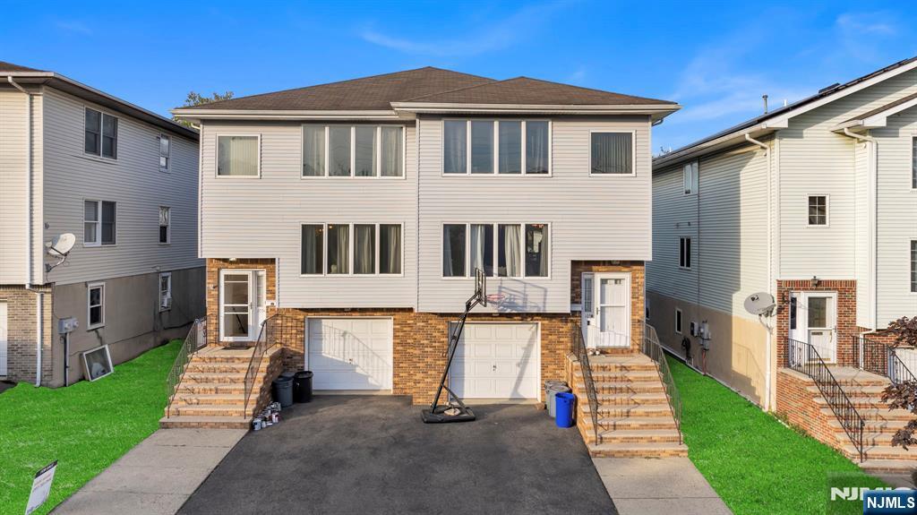 1008 E Grand St, Elizabeth City, NJ, 07201-2618