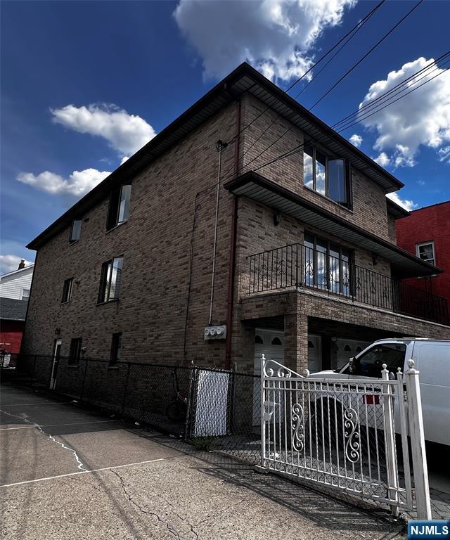 373 Jersey Avenue - Photo 2