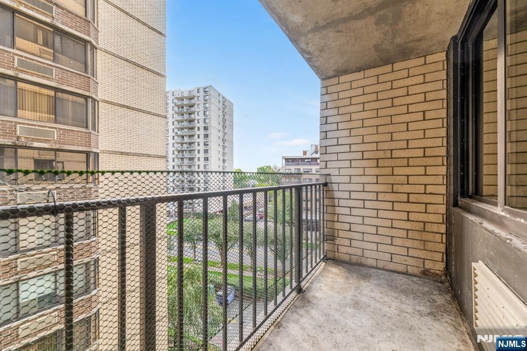 326 Prospect Avenue 6J - Photo 5