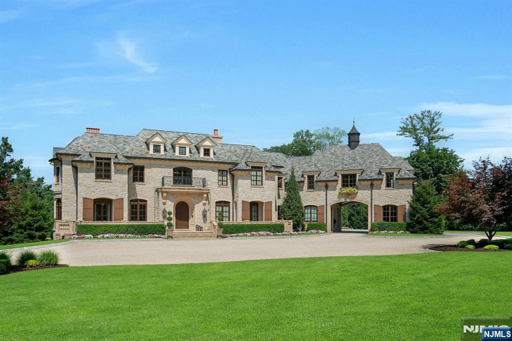 123 E Saddle River Road - Photo 2