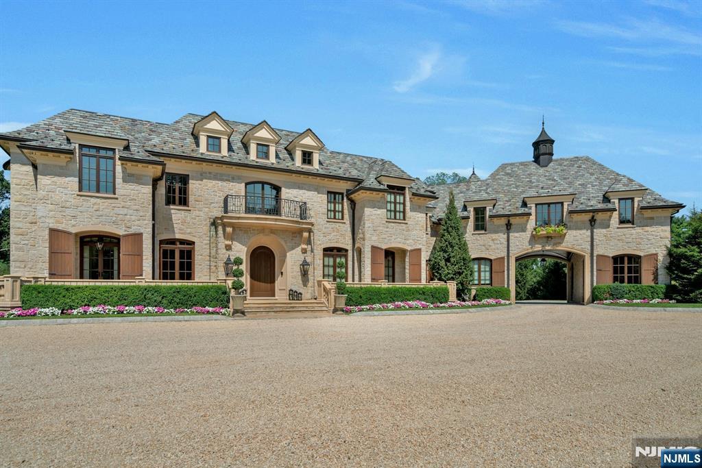 123 E Saddle River Road - Photo 3