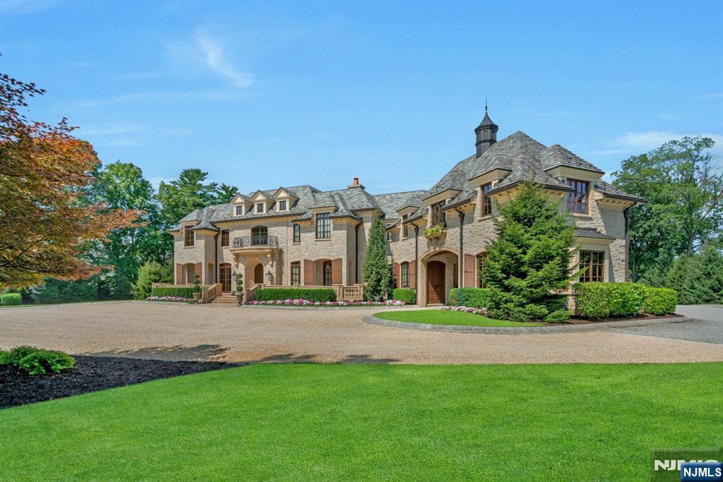 123 E Saddle River Road - Photo 4